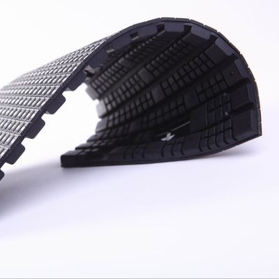 LED-Flexible-Bildschirm kann 140° gebogen werden, um verschiedene Formen wie Zylinder, Innenbogen, Spirale usw. zu erfüllen.